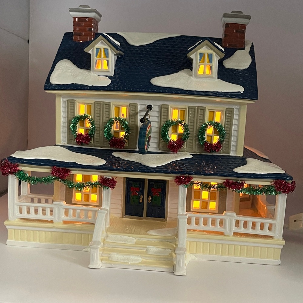 Department 56 Snowy Pines Inn Gift Set Snow Village 1998 Lighted House 56.54928